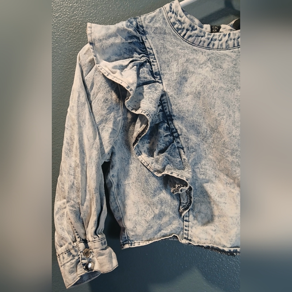 Forever 21 Acid Wash Denim Ruffle Crop Top - Picture 3 of 5